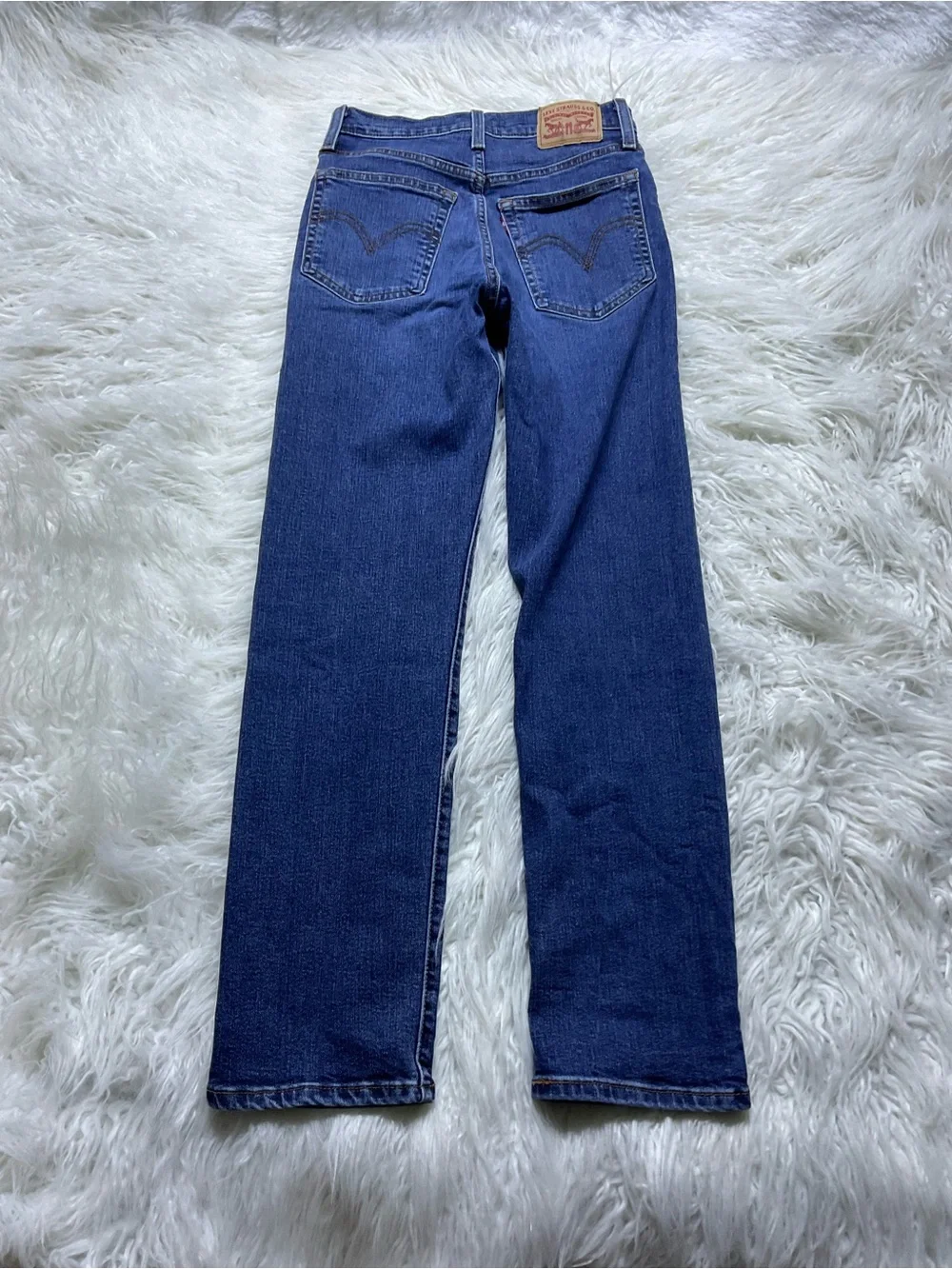 Levis approximate measurements